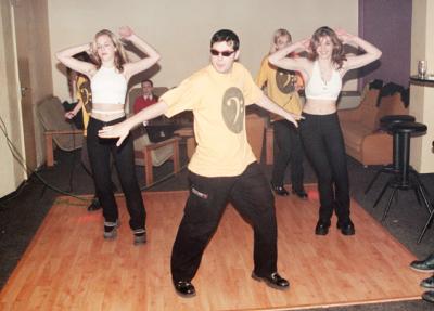 Vystoupení skupiny Bass Systém v nonstop baru Petrovice