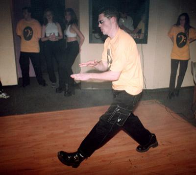 Vystoupení skupiny Bass Systém v nonstop baru Petrovice