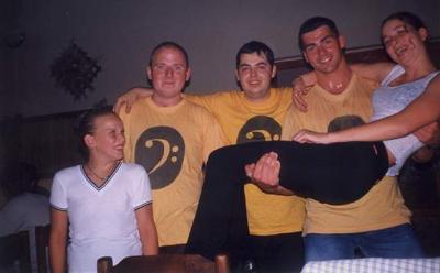 Vystoupení skupiny Bass Systém na diskotéce v Radlíku